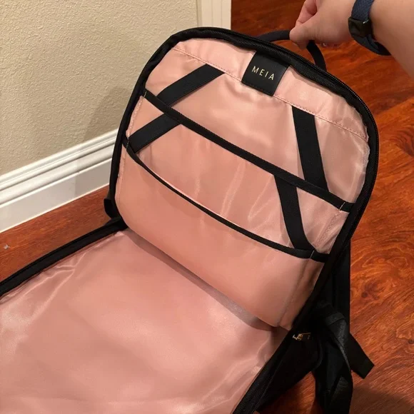 Meia Multifunctional Backpack - Picture 8 of 13